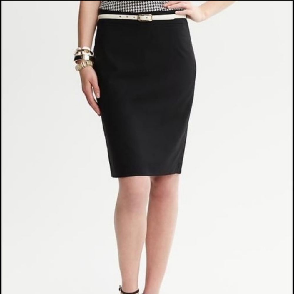 Like new BR fully lined wool pencil skirt